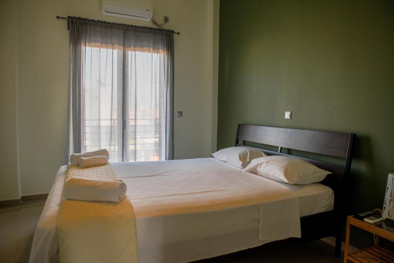 Lak Peristeri Homes Atene Esterno foto